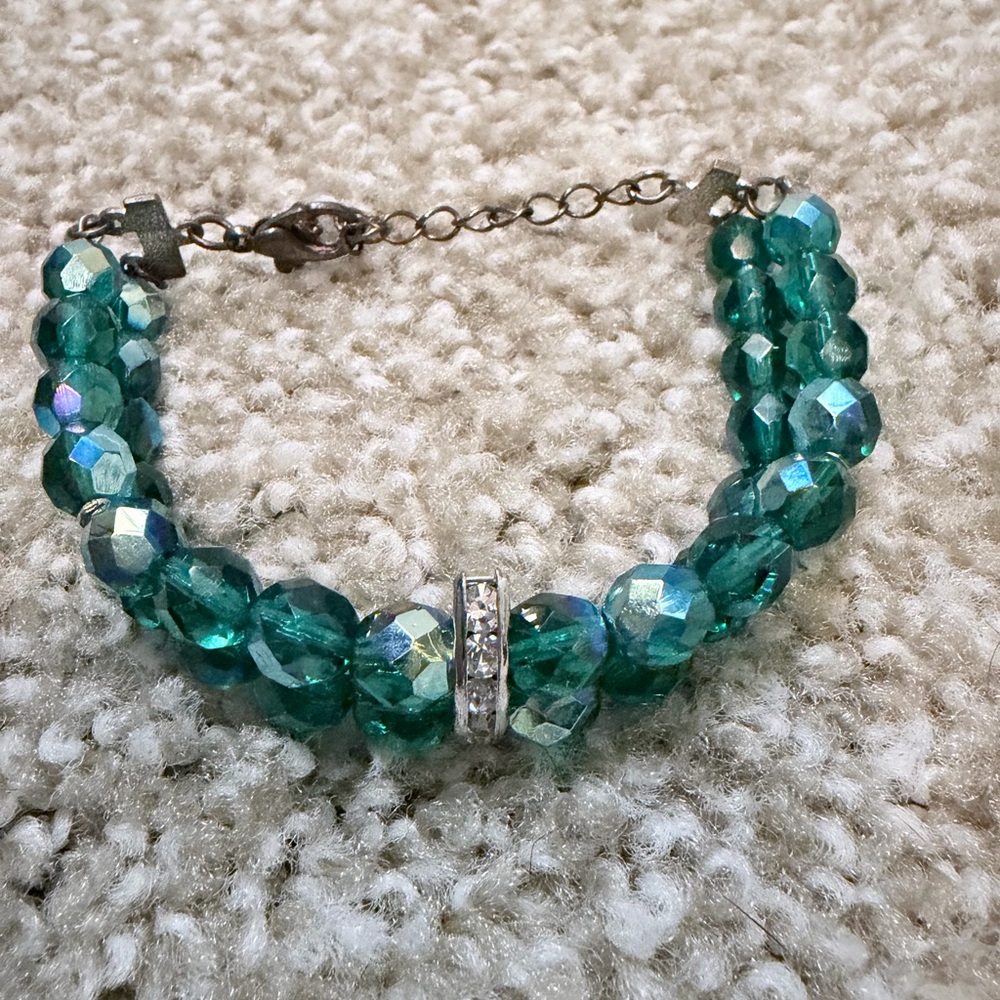 Vintage Aurora Borealis Emerald Green Crystal Bead Necklace and Bracelet Set - Picture 3 of 3